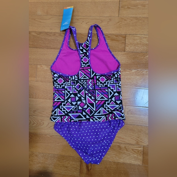 Vibrant Speedo Geometric Tankini - Picture 9 of 12